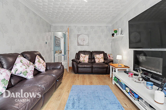 3 Bedroom Semi-Detached House For Sale In Hill View, Cardiff, CF5
