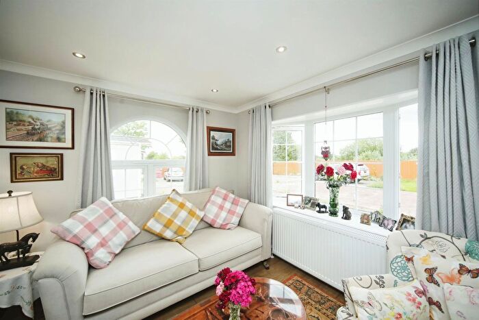 2 Bedroom Park Home For Sale In Station Road, Norton Fitzwarren, Taunton, TA2