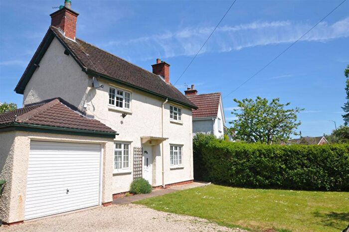 3 Bedroom Character Property For Sale In Banbury Road, Southam, CV47