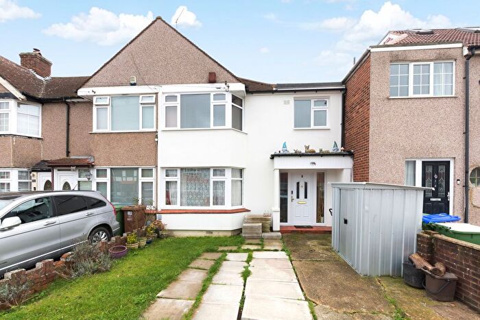 4 Bedroom Semi Detached House For Sale In Days Lane, Sidcup, DA15