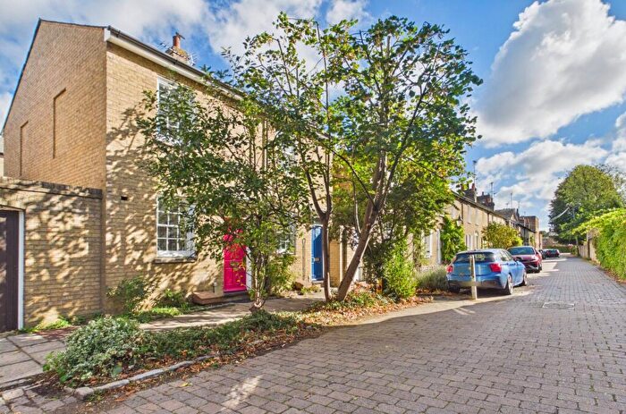 2 Bedroom Terraced House For Sale In Willow Walk, Cambridge, Cambridgeshire, CB1