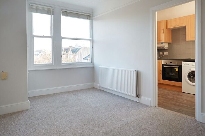 1 Bedroom Flat To Rent In Fonthill Road, Hove, BN3