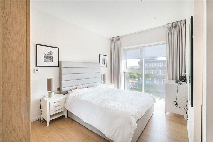 2 Bedroom Flat To Rent In Columbia Gardens, Earls Court, SW6