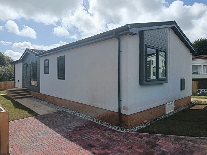 2 Bedroom Mobile/park Home For Sale In Tregatillian Homes Park, Tregatillian, St. Columb, TR9