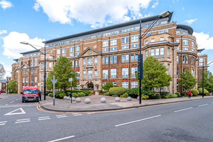 3 Bedroom Apartment To Rent In Cadogan Road, Royal Arsenal, London, SE18