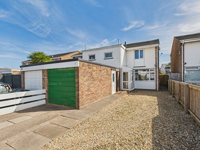 3 Bedroom Semi-Detached House For Sale In Apple Tree Close, Bridgwater, TA6