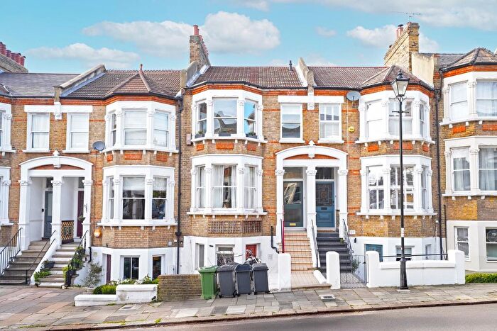 2 Bedroom Flat For Sale In Tressillian Road, Brockley, London, SE4