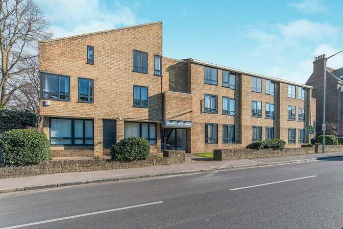 1 Bedroom Flat To Rent In Newton Road, Faversham, Kent, ME13