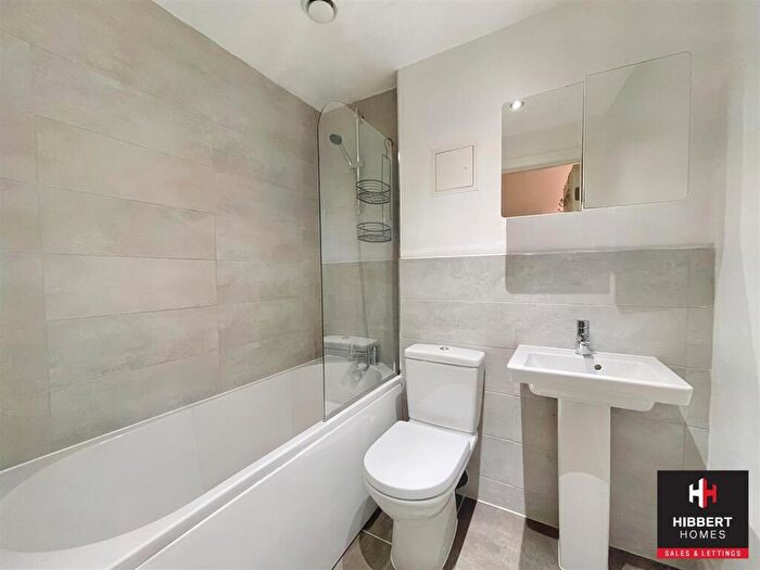 2 Bedroom Apartment To Rent In Trident Apartments, Sale, ., M33