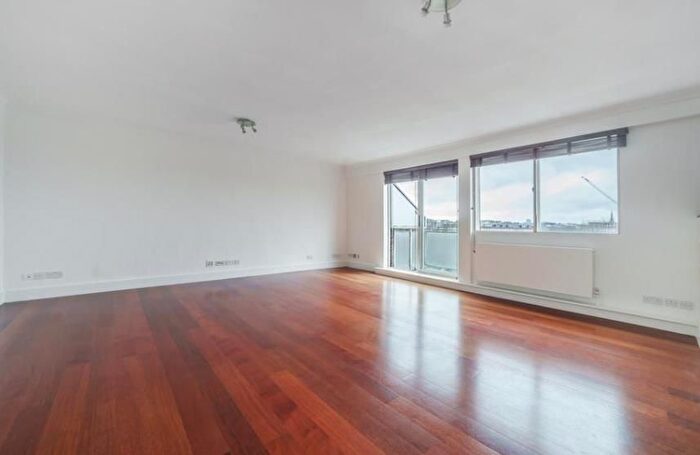 3 Bedroom Flat To Rent In The Water Gardens, Paddington, London, W2