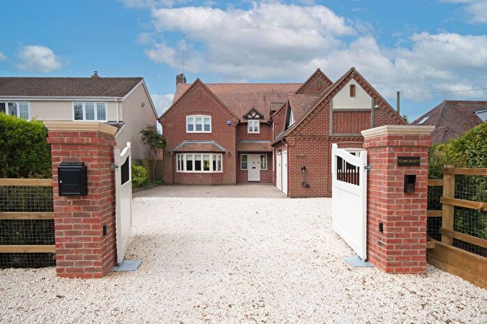 5 Bedroom Detached House For Sale In Henley Road, Henley-In-Arden, B95
