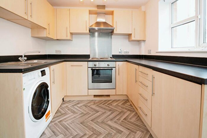 2 Bedroom Apartment To Rent In Overstone Court, CF10