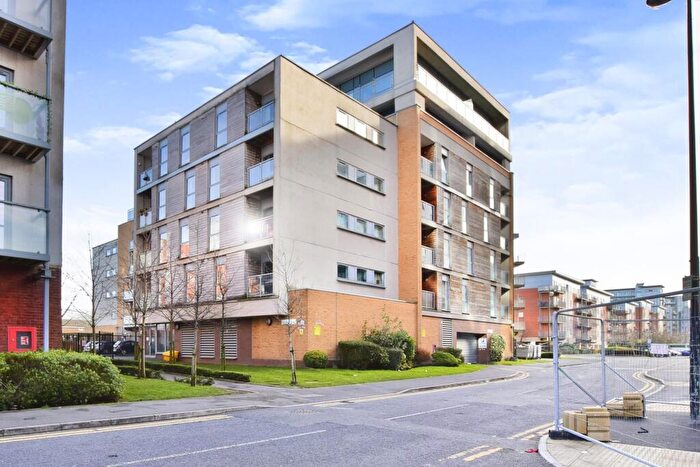 1 Bedroom Apartment To Rent In Pioneer House, Elmira Way, Salford, M5