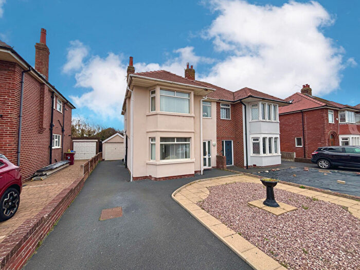 3 Bedroom Semi-Detached House For Sale In Winsford Crescent, Norbreck, FY5