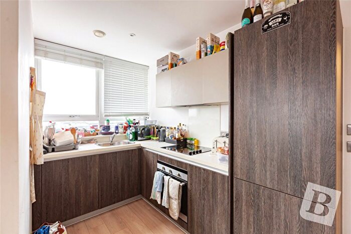 1 Bedroom Flat For Sale In Canside, Meadow Walk, Chelmsford, CM1