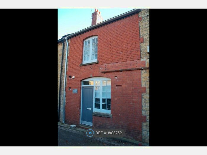 2 Bedroom Terraced House To Rent In Oxen Road, Crewkerne, TA18