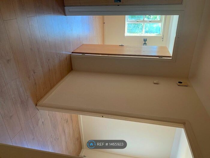 2 Bedroom Flat To Rent In Monkwood Close, Romford, RM1