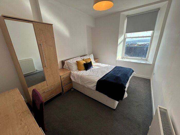 2 Bedroom Flat To Rent In Pitfour Street, West End, Dundee, DD2