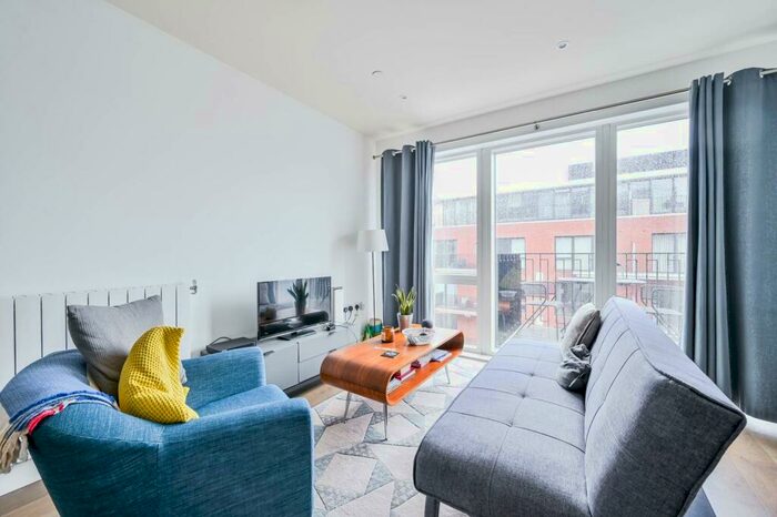 1 Bedroom Flat To Rent In Tyger House, Woolwich Riverside, London, SE18