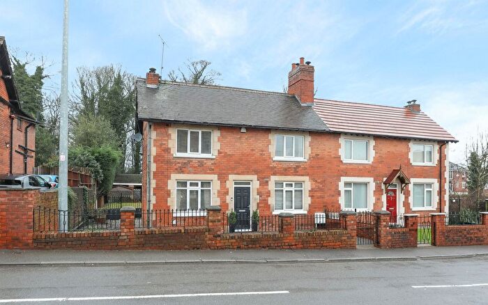 3 Bedroom Semi-Detached House For Sale In Hague Lane, Renishaw, S21