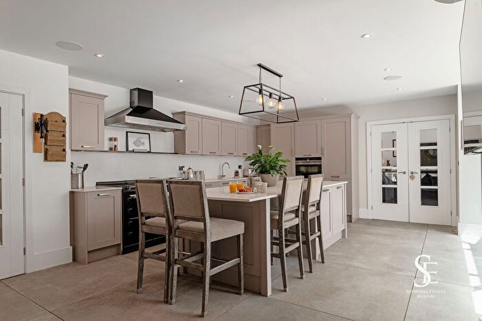 5 Bedroom Detached House For Sale In Redlake Lane, Wokingham, RG40