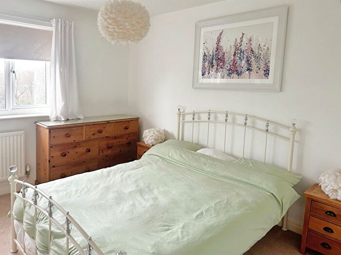 2 Bedroom Terraced House For Sale In Dunsford Close, Swindon, SN1