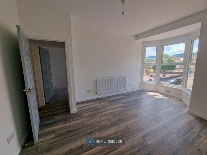 2 Bedroom Flat To Rent In Garth Villas, Merthyr Tydfil, CF47