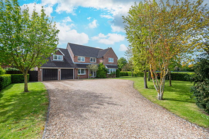 4 Bedroom Detached House For Sale In Coales Lodge, Huntingdon Road, Thrapston, NN14