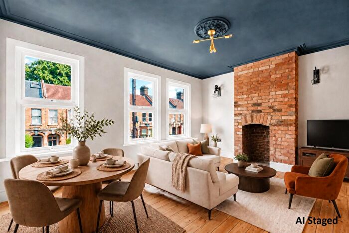 2 Bedroom Flat For Sale In Courtenay Road, Walthamstow, London, E17