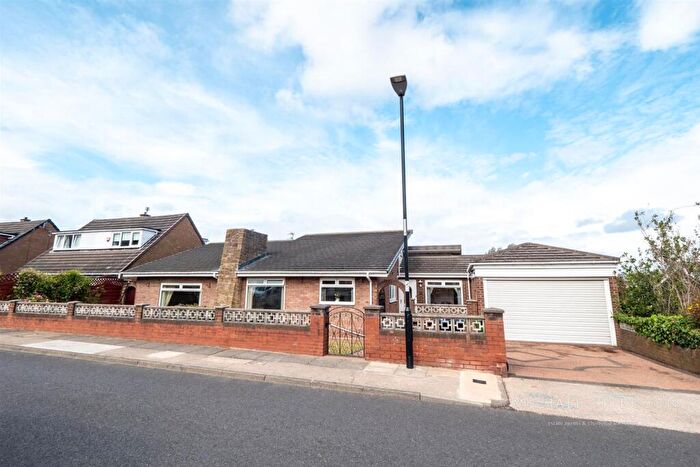 3 Bedroom Detached Bungalow For Sale In Greenbank Drive, South Hylton, Sunderland, SR4