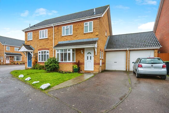 3 Bedroom Semi-Detached House For Sale In Lake View, Marston Moretaine, Bedford, Bedfordshire, MK43