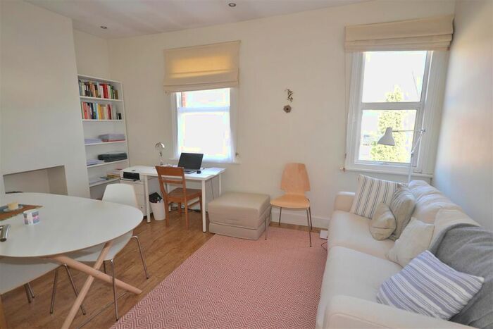 1 Bedroom Property To Rent In Russell Road, London, SW19