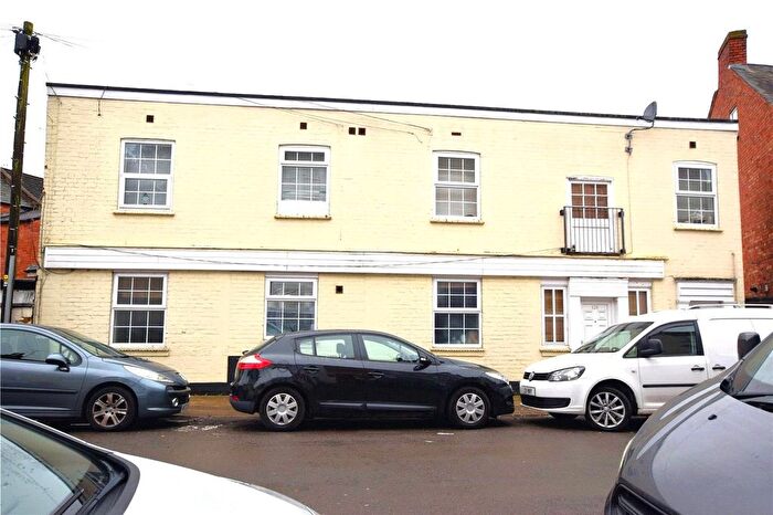 2 Bedroom Flat To Rent In Colwyn Road, Northampton, NN1