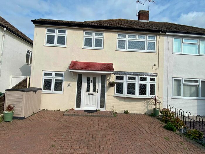 3 Bedroom Semi-Detached House To Rent In Lodge Way, Shepperton, TW17