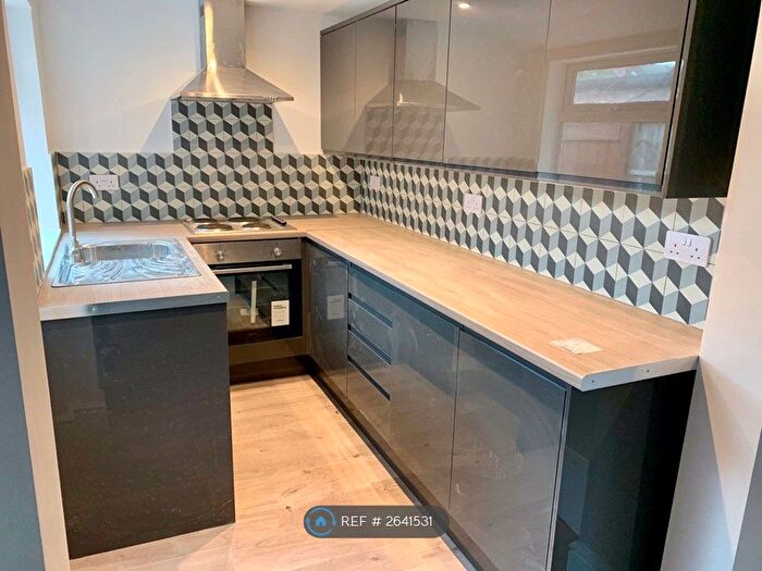 4 Bedroom Terraced House To Rent In Yorke Street, Hucknall, Nottingham, NG15