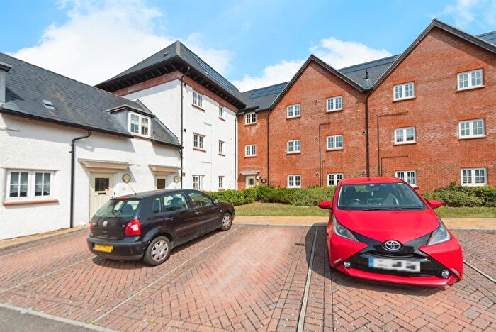 1 Bedroom Flat For Sale In Trenchard Close, Waterlooville, PO7