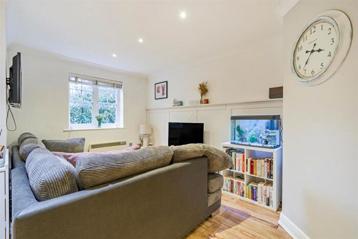 2 Bedroom Apartment For Sale In Stagshaw Close, Maidstone, ME15