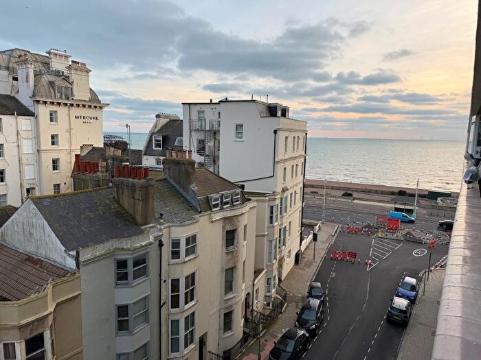 1 Bedroom Flat For Sale In Embassy Court, Kings Road, Brighton, BN1