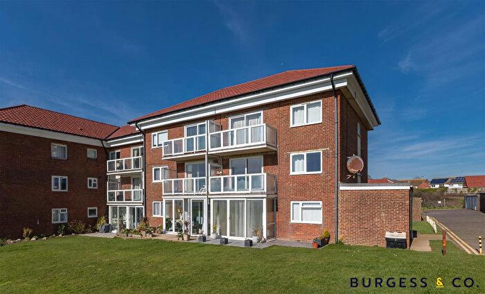 2 Bedroom Flat For Sale In Sutton Place, Bexhill-On-Sea, TN40