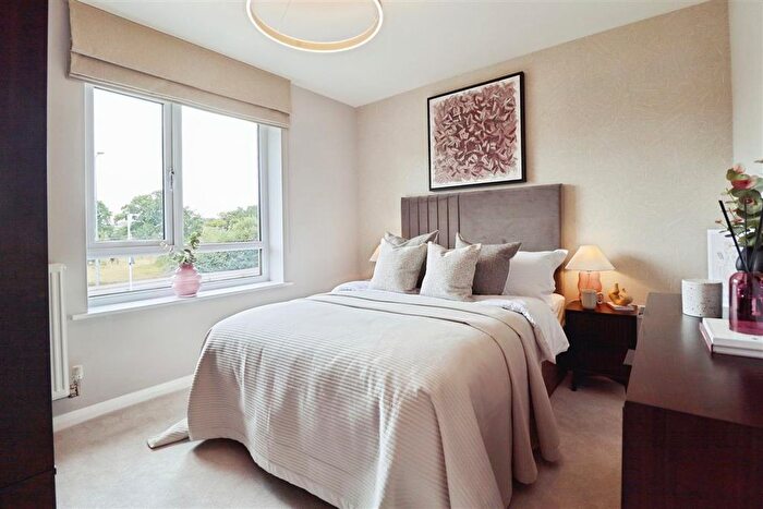 3 Bedroom Detached House For Sale In Kings Drive, Cardiff, CF3