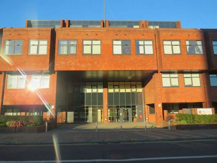 1 Bedroom Flat For Sale In Flowers Way, Luton, LU1