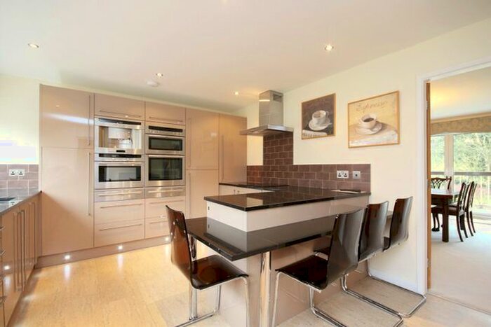 3 Bedroom Flat To Rent In Woodbourne, Augustus Road, Birmingham, B15