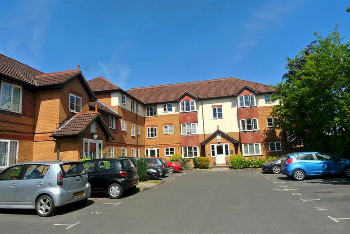 2 Bedroom Flat To Rent In Brighton Road, Addlestone, KT15