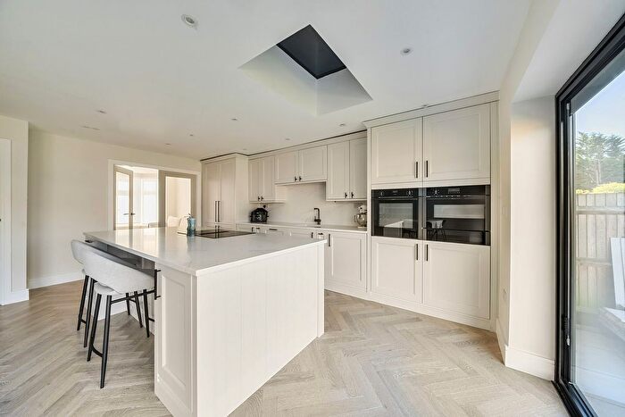 4 Bedroom Semi-detached House To Rent In Peareswood Gardens, Stanmore, HA7