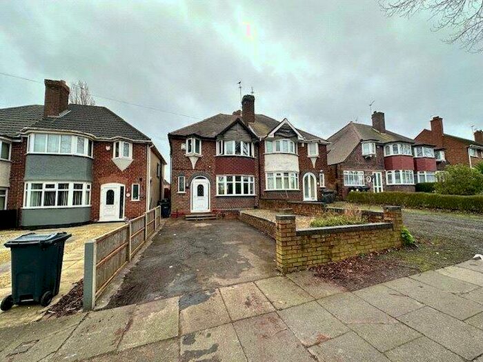 3 Bedroom Semi-Detached House To Rent In Garretts Green Lane, Birmingham, West Midlands, B26