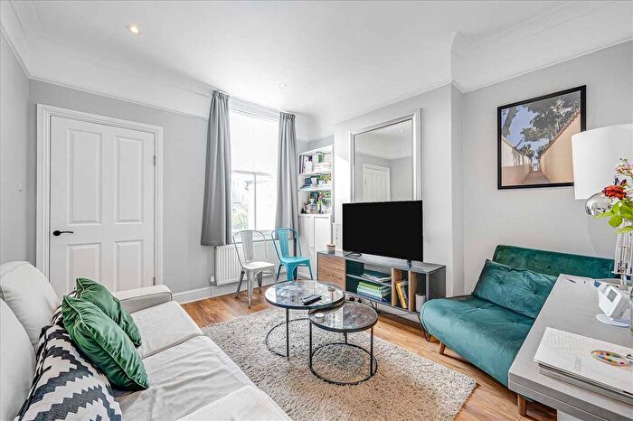 1 Bedroom Flat To Rent In Pursers Cross Road, Parsons Green, SW6