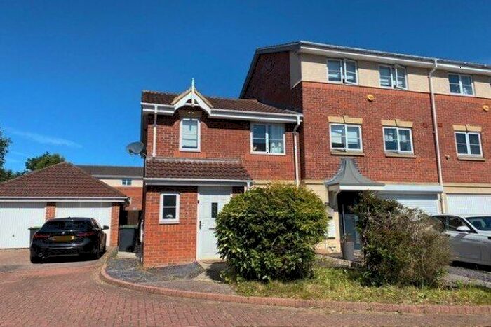 3 Bedroom Property To Rent In Gillespie Close, Bedford, MK42
