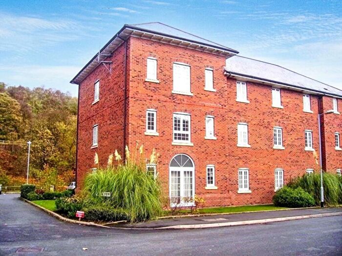 2 Bedroom Flat To Rent In Lock View, Radcliffe, M26