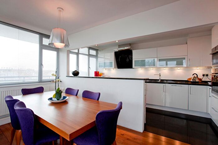 2 Bedroom Flat To Rent In Randolph Avenue, Little Venice, W9