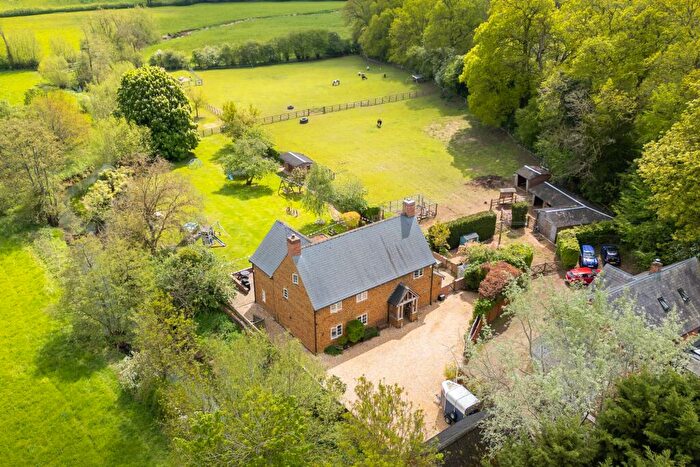 6 Bedroom Detached House For Sale In Lower Grove, Bodicote, OX15